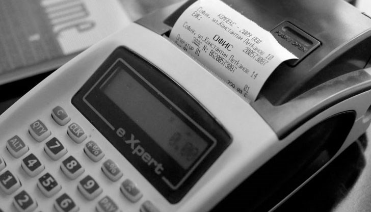 За две години наредбата за касовите апарати се променя шест пъти. Курсът на данъчните към тотален контрол ще струва стотици милиони на бизнеса За две години наредбата за касовите апарати се променя шест пъти. Курсът на данъчните към тотален контрол ще струва стотици милиони на бизнеса