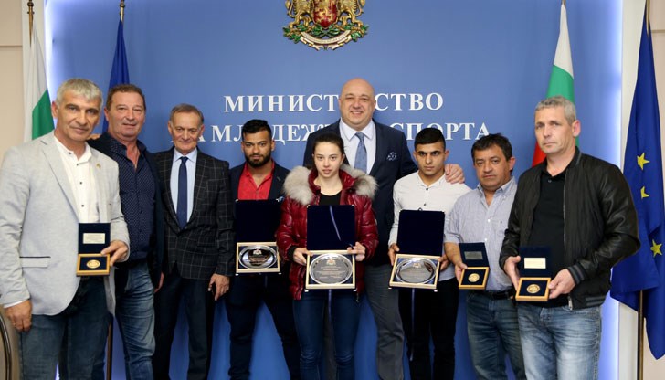 Министърът на младежта и спорта поздрави носителите на медали от приключилото преди около седмица Европейско първенство по вдигане на тежести