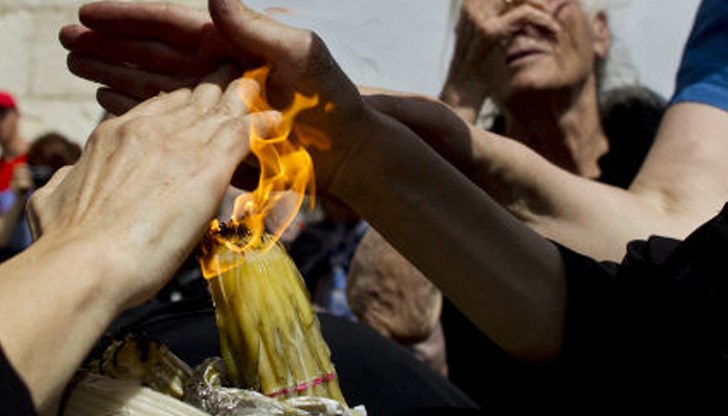 Огънят се очаква да пристигне на летище „София“ в периода от 19:40 до 20:00 часа Огънят се очаква да пристигне на летище „София“ в периода от 19:40 до 20:00 часа