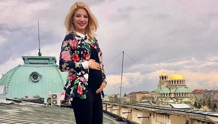 Освен Йоанна, която чака отрочето си през лятото, се оказа, че още двама любимци от екрана ще стават родители Освен Йоанна, която чака отрочето си през лятото, се оказа, че още двама любимци от екрана ще стават родители