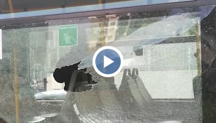 Мъжът е настанен в психиатрия, а шофьорът е задържан защото го е ударил