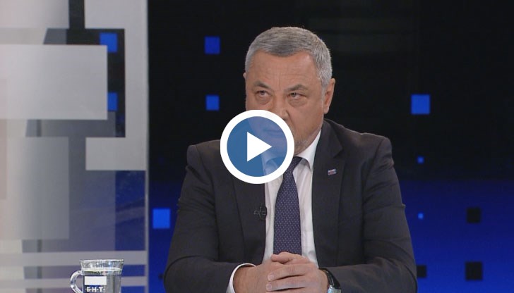 Лидерът на НФСБ заяви още, че няма да присъства на Консултативния съвет свикан от президента