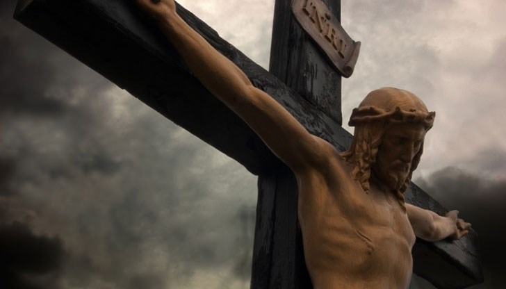 Днес е денят, в който Божият син е разпънат, за да стане изкупителна жертва за греховете на човечеството Днес е денят, в който Божият син е разпънат, за да стане изкупителна жертва за греховете на човечеството