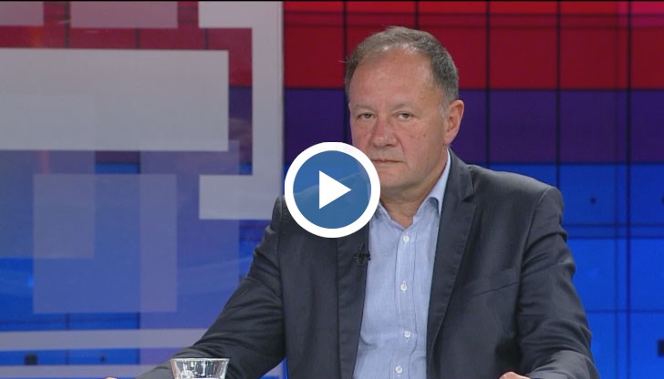 Като "пълни глупости" Миков определи спекулациите, че сегашният лидер на БСП Корнелия Нинова му е предлагала пари, за да се откаже от лидерското място на партията