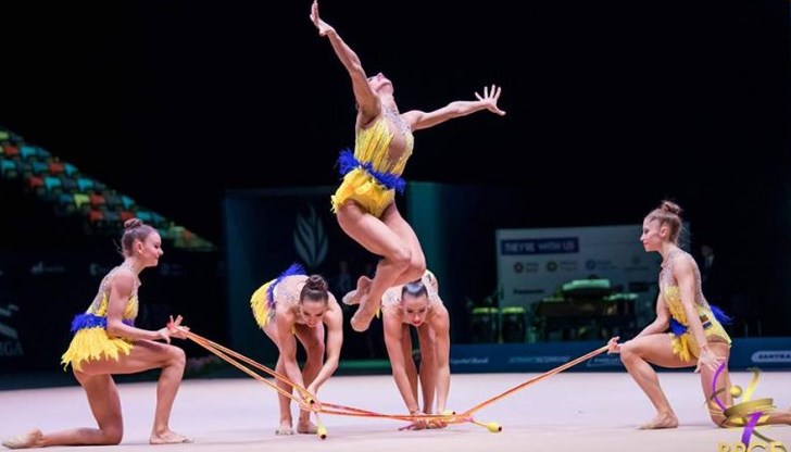 Ансамбълът ни по художествена гимнастика грабна златните медали във финала на смесеното съчетание с обръчи и бухалки на Световната купа в Баку