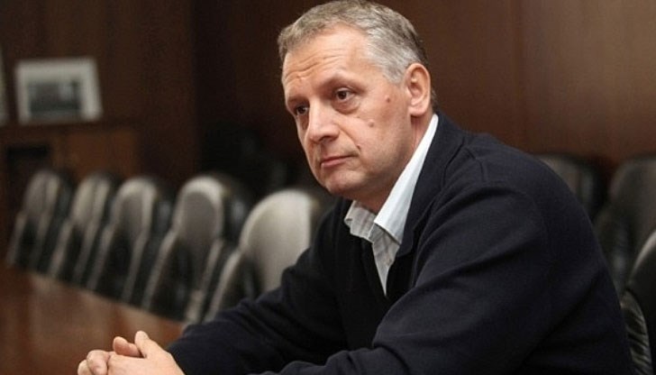 Комисията олицетворява желанията на управляващите и практически, каквото й е поставено като задача, тя го изпълнява Комисията олицетворява желанията на управляващите и практически, каквото й е поставено като задача, тя го изпълнява