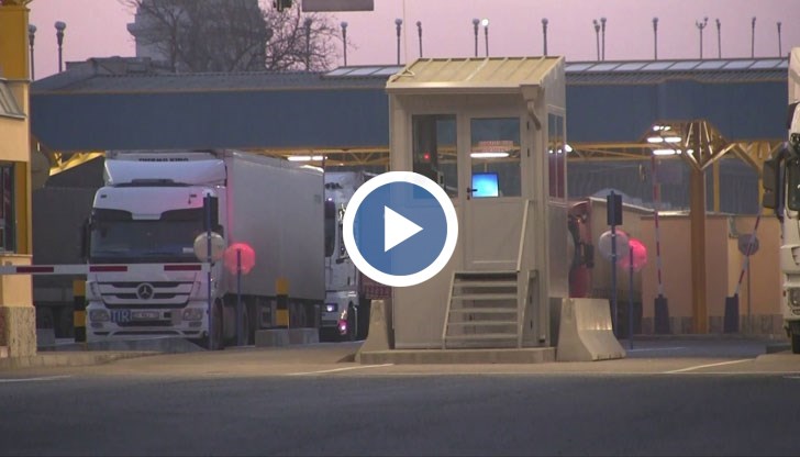 Областният управител на Русе заяви, че проблемът със задръстванията няма да се реши, докато не построят втори мост при Русе