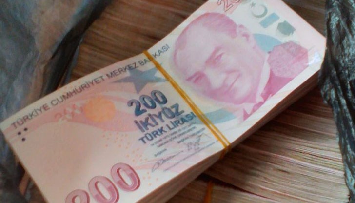 Парите били открити в дамска чанта на българска гражданка