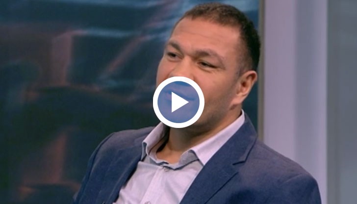 Аз даже след мача не пия, гледах си моя мач. Тя идваше, сядаше до мене, но аз не исках такава близост, признава Кобрата