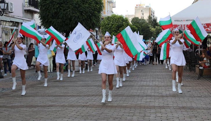 430 участници от 27 състава ще дефилират по време на „Русе Ритъм & Марш“ 430 участници от 27 състава ще дефилират по време на „Русе Ритъм & Марш“