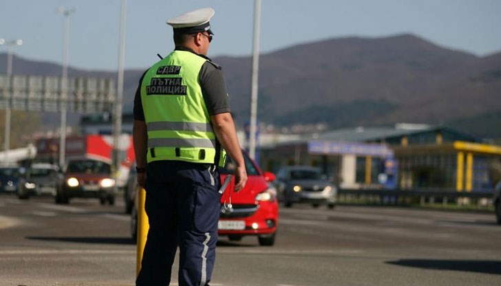 Започват засилени проверки за неправоспособни водачи и за използването на обезопасителни средства Започват засилени проверки за неправоспособни водачи и за използването на обезопасителни средства