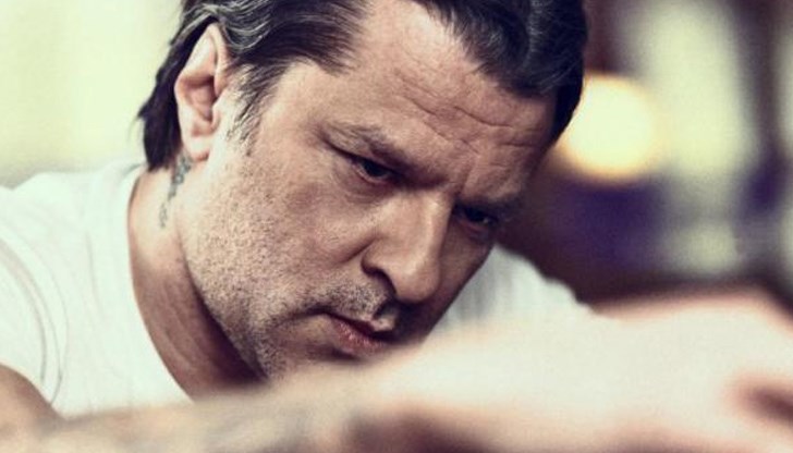 Според него почти всяка млада българка има за цел не да учи и работи, а да си намери богат мъж