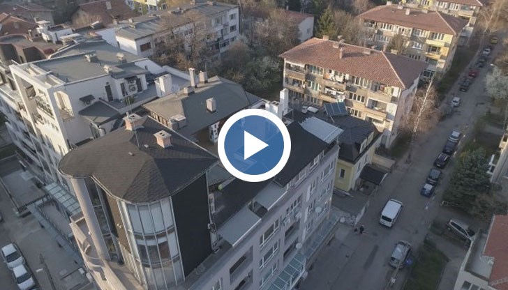 Постройки на терасата покрив от 186 кв м са засечени като незаконни и за тях няма необходимите документи в районната администрация