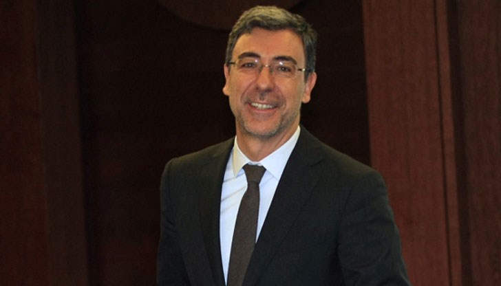 Проф. Вълчев е възпитаник на факултета и преподавател там от повече от 25 години