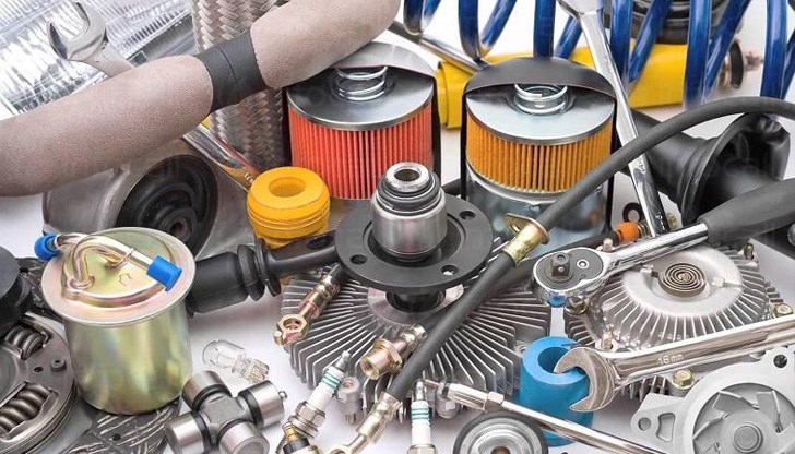 Интересно е, че в този сектор има много сегменти, които не се нуждаят от квалифициран труд Интересно е, че в този сектор има много сегменти, които не се нуждаят от квалифициран труд