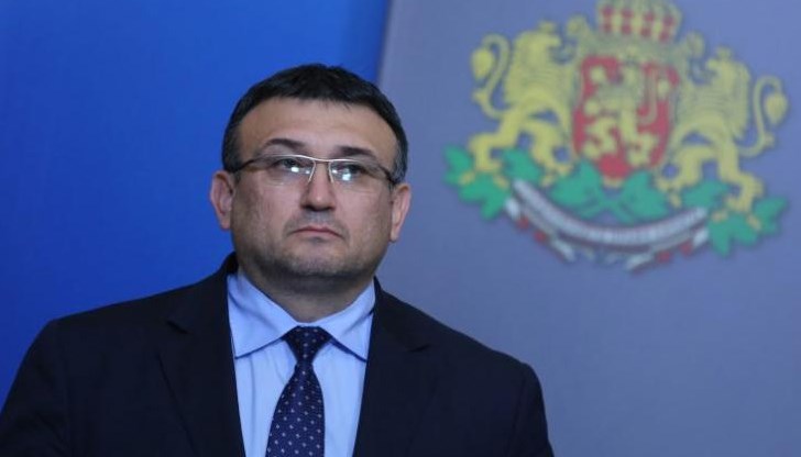 Министърът на вътрешните работи коментира и темата с катастрофиралия самолет в Северна Македония