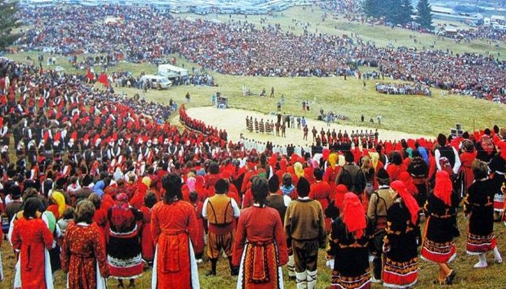 От 19-ти до 21-ри юли българи от цялата страна и от чужбина ще имат възможността да си дадат среща на поредното издание на Събора на народното творчество и животновъдство „Рожен От 19-ти до 21-ри юли българи от цялата страна и от чужбина ще имат възможността да си дадат среща на поредното издание на Събора на народното творчество и животновъдство „Рожен