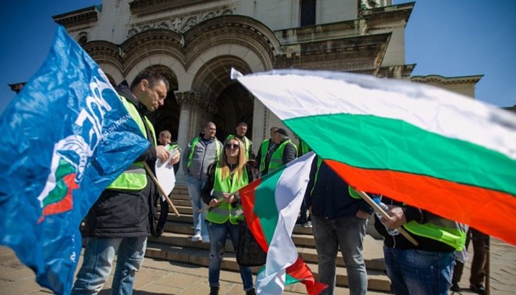 Евродепутатите ни с подписка гласуването на пакета да отпадне от дневния ред на ЕП Евродепутатите ни с подписка гласуването на пакета да отпадне от дневния ред на ЕП