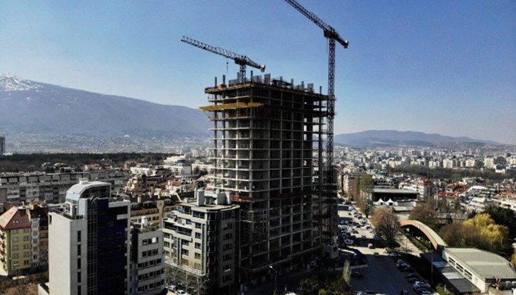 Това се случва ден след разпореждането на Бойко Борисов строежът на небостъргача да бъде спрян Това се случва ден след разпореждането на Бойко Борисов строежът на небостъргача да бъде спрян