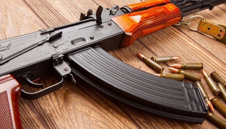 Тя се е обучавала в Националния военен университет „Васил Левски“ във Велико Търново