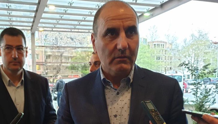 Някои социологически агенции в момента дават малка преднина на БСП Някои социологически агенции в момента дават малка преднина на БСП