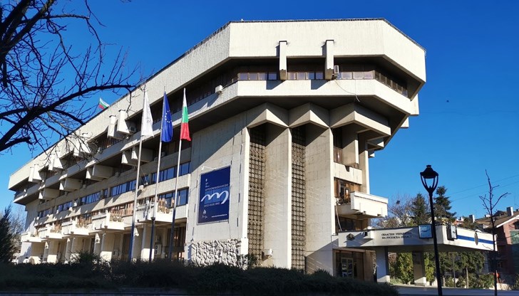 Разкрити са случи, в които се допуска в обществените паркове и градини да се разполагат кафенета, сладкарници и други покрити обекти в разрез със закона Разкрити са случи, в които се допуска в обществените паркове и градини да се разполагат кафенета, сладкарници и други покрити обекти в разрез със закона