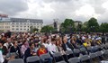 Хиляди българи са в очакване на Светата литургия на площад „Батенберг“