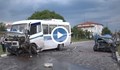 Четирима души пострадаха при катастрофа между автобус и кола