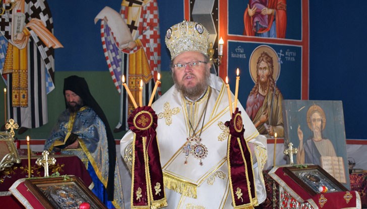 Негово Високопреосвещенство Русенски митрополит Наум отслужи св. литургия в Каранвърбовския манастир