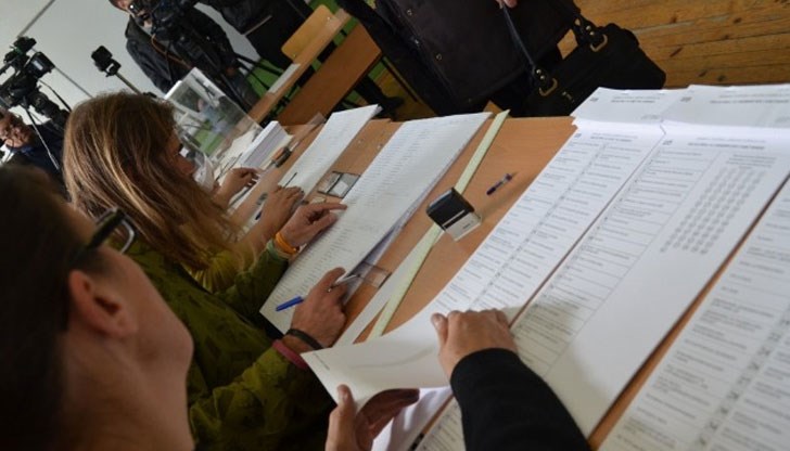 Служители на МВР ще работят извънредно, за да издават лични карти