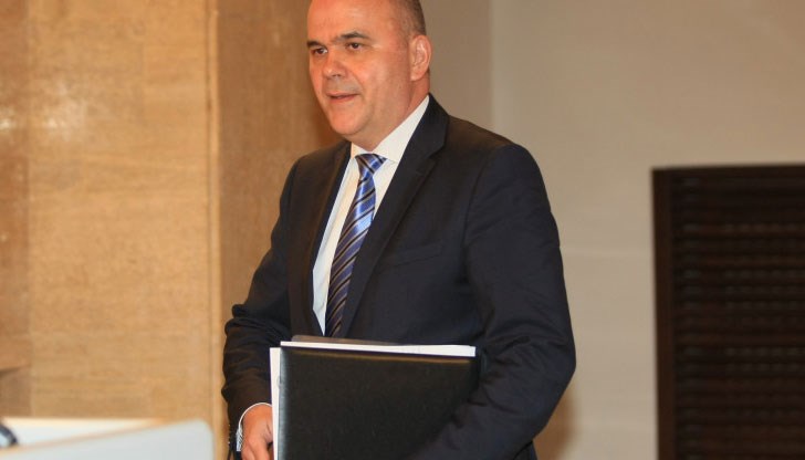 Други институции изработваха Закона за личната помощ, оправдава се социалният министър Други институции изработваха Закона за личната помощ, оправдава се социалният министър