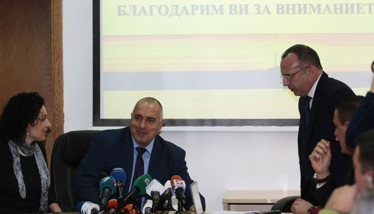 Номерът на премиера се изтърка. Уволнението на поредния министър само скъсява резервната скамейка на ГЕРБ Номерът на премиера се изтърка. Уволнението на поредния министър само скъсява резервната скамейка на ГЕРБ