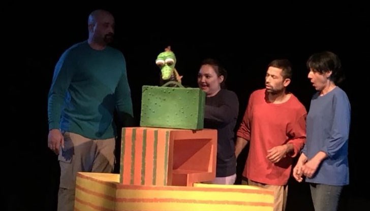 „Голямото пътешествие на малкото крокодилче“ ще бъде представен безплатно в Русенския куклен театър