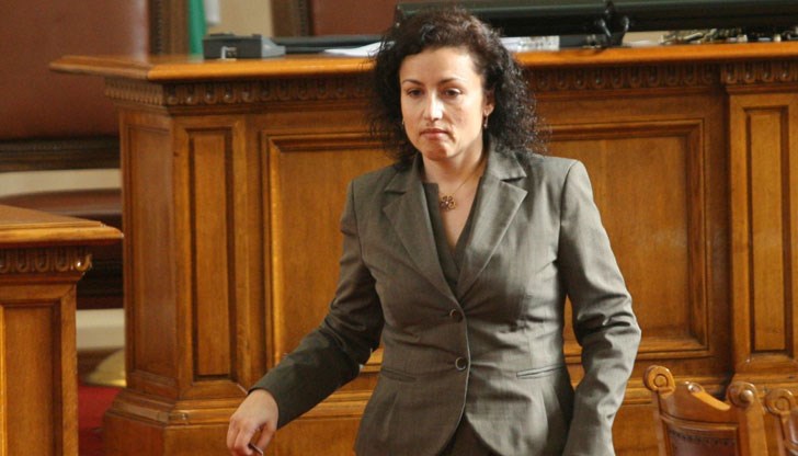 Танева беше министър на земеделието и храните в кабинета „Борисов 2“ Танева беше министър на земеделието и храните в кабинета „Борисов 2“