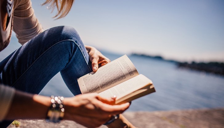 Виж месечния хороскоп за всички зодии Виж месечния хороскоп за всички зодии