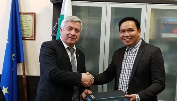Преподавател в област "Машинно инженерство" от виетнамското учебно заведение се е срещнал с ректора на Русенския университет