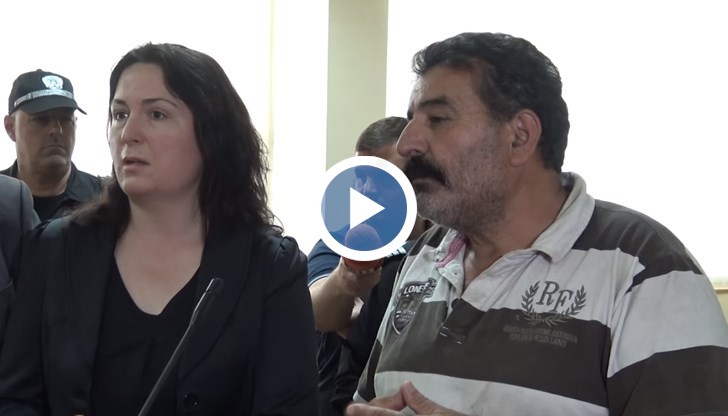 Започнала е подписка в защита на 60-годишния мъж