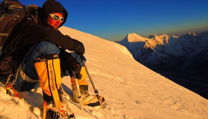 Русенецът оцелява при терористичен акт в Хималаите Русенецът оцелява при терористичен акт в Хималаите