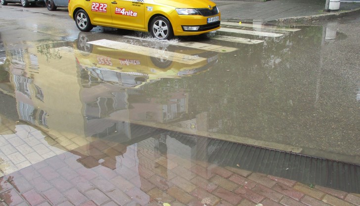 Улица "Александровска" след лек непродължителен майски дъжд