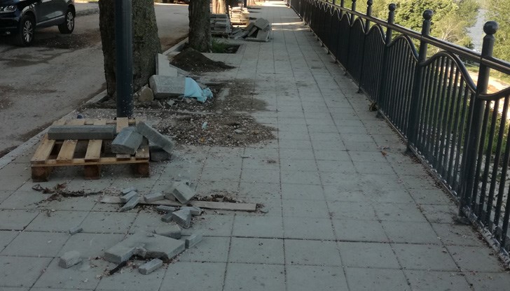 Никой не си прави труда да почисти!