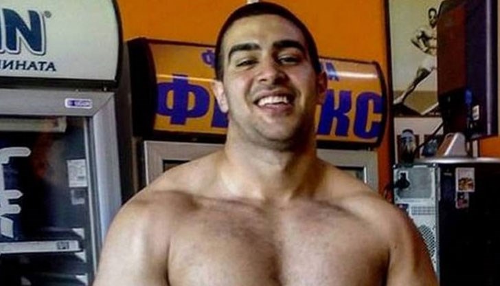 Теодор Бангеев, по прякор Дългия, стреля в кабинета му с газов пистолет Теодор Бангеев, по прякор Дългия, стреля в кабинета му с газов пистолет