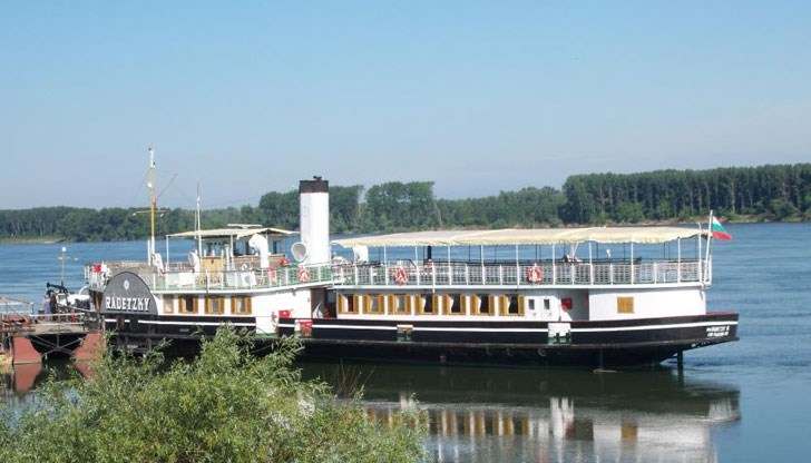 Тъй като нашата корабостроителница в Русе от години не работи, се е наложило да се търсят подходящи варианти в съседни държави