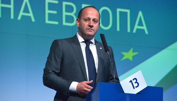 Формацията се представи добре на евровота. Може и да се превърне в алтернатива на ГЕРБ и БСП, но избирателите не са забравили някои "исторически компромиси" Формацията се представи добре на евровота. Може и да се превърне в алтернатива на ГЕРБ и БСП, но избирателите не са забравили някои "исторически компромиси"