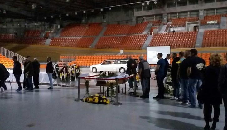 Стотици хора почетоха спортната легенда на поклонението му в Пловдив