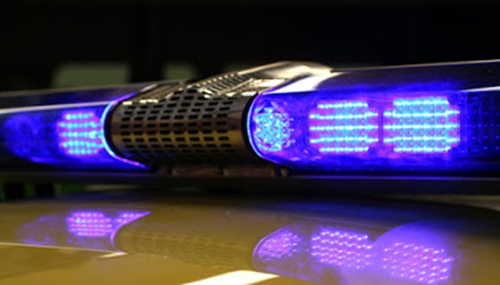 Вечерта на 12 май полицейски екип спрял за проверка лек автомобил „Рено Сценик“ с русенска регистрация Вечерта на 12 май полицейски екип спрял за проверка лек автомобил „Рено Сценик“ с русенска регистрация