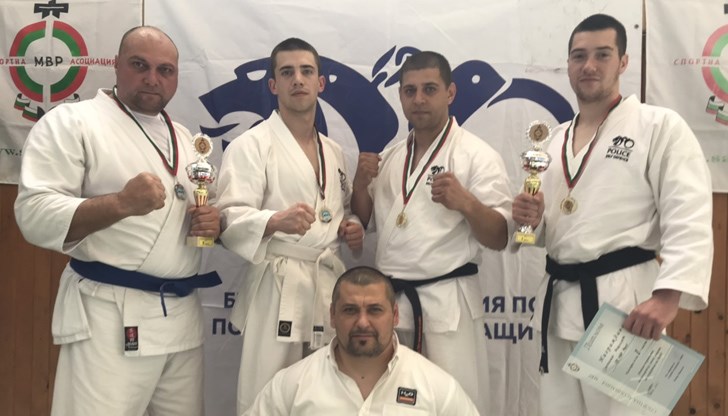 Шампионската титла взе отборът „ОДМВР – Русе І“ в състав Александър Йорданов и Светослав Бодуров