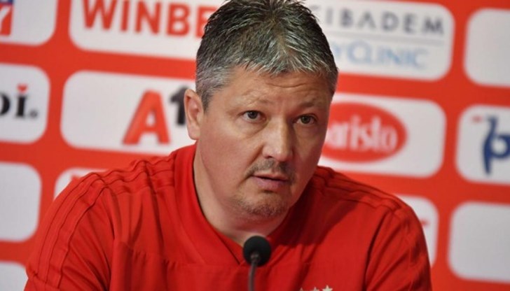 Напускам с високо вдигната глава и много огорчен!