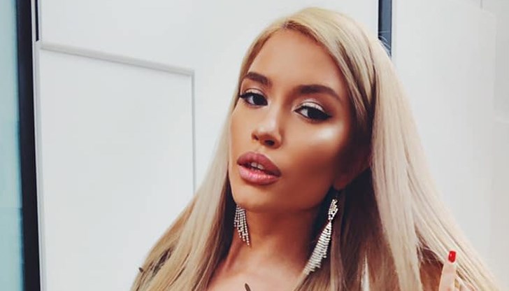 Баща й отпуснал стипендия с общински пари Баща й отпуснал стипендия с общински пари