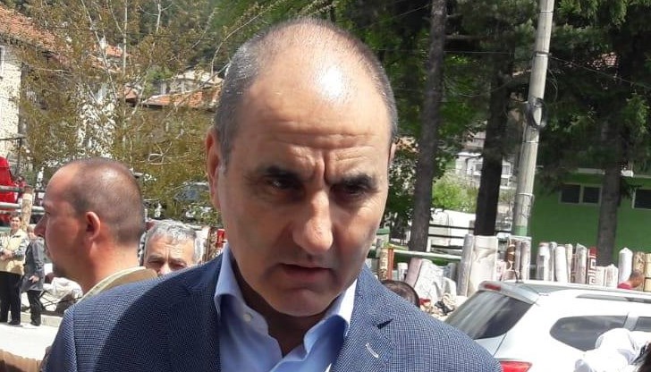 Цветан Цветанов разкри подробности за срещата с премиера и лидер на ГЕРБ Бойко Борисов Цветан Цветанов разкри подробности за срещата с премиера и лидер на ГЕРБ Бойко Борисов