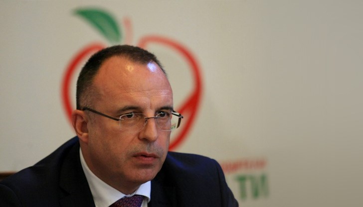 Разкритията за съмнително имане на хора от властта едва ли ще спрат до апартаментите и къщите за гости